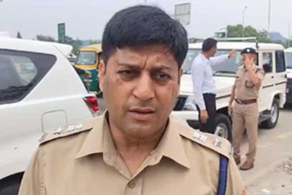 कांवड़ियों के आगमन के साथ हरिद्वार में रविवार से हुई कांवड़ पट्टी की शुरुआत कांवड़ियों के आगमन के साथ हरिद्वार में रविवार से हुई कांवड़ पट्टी की शुरुआत